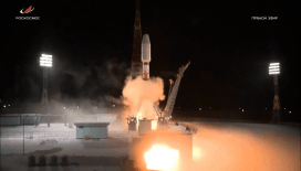 Rusya, İran’a ait 3 uydu taşıyan Soyuz-2 roketini yörüngeye fırlattı