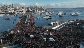 Yüzbinlerce kişiden Filistin'e destek eylemi: Galata Kulesi'ne kefiye takıldı