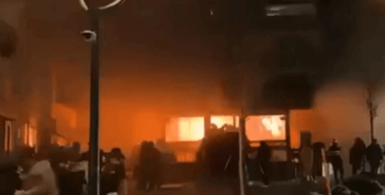 İsviçre’de Alpleri’nde kayak merkezinde yılbaşı gecesi faciası: Ölü ve yaralılar var