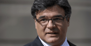 Eski CIA ajanından itiraf: Arabanızı hack'leyip bir ağaca çarpabilir, sizi köprüden aşağı atabilirler