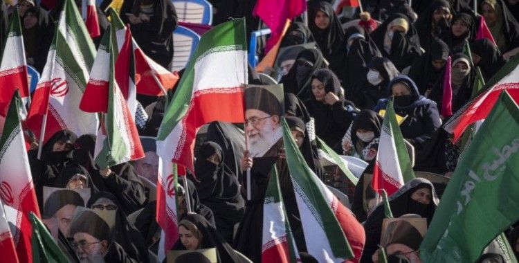 İran’da protestolar şiddet sarmalına dönüştü