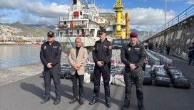 İspanyol polisi, Atlantik Okyanusu'ndaki ticari gemide yaklaşık 10 ton kokain ele geçirdi