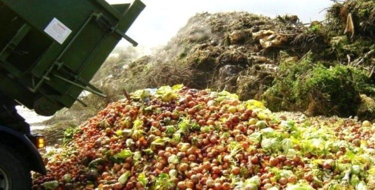 Fransa’dan darbe üstüne darbe: Fransa’da süpermarketlerin yiyecekleri çöpe atması yasaklandı