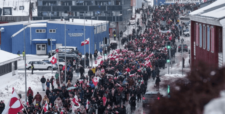 Danimarka ve Grönland’da protesto: Binlerce kişi Trump'ın Grönland planına karşı sokakta