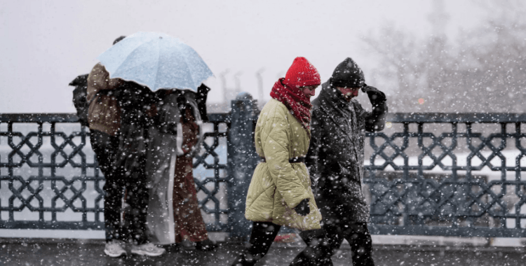 İstanbul dahil birçok bölgede kar yağışı etkili olacak: Hava sıcaklığı düşüyor, batıda kuvvetli rüzgara dikkat