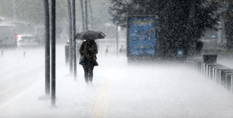 Meteoroloji'den sarı kodlu sağanak ve kar uyarısı: Karadeniz kıyıları hariç yağışlı bir gün