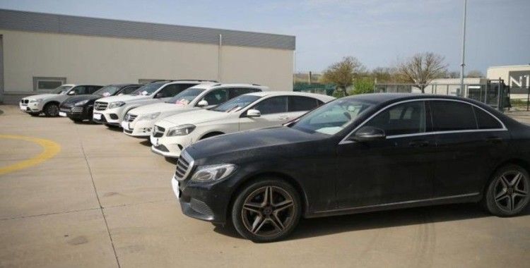 Sahte emeklilik belgesiyle vurgun: 65 lüks araca el konuldu, 22 gözaltı