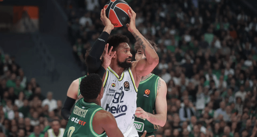 Fenerbahçe, Panathinaikos'u deplasmanda devirdi