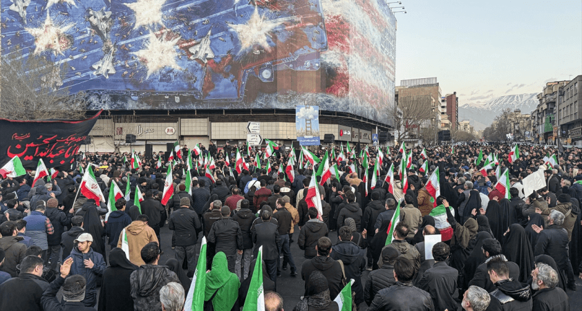 İran'da Hamaney'in ölümünün ardından gösteriler düzenlendi