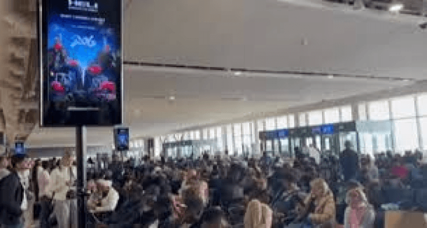 Dünyanın en yoğun havalimanı DXB vuruldu! Herkes Dubai'de mahsur kaldı