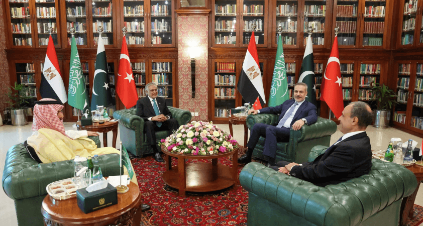 Türkiye, Mısır, Suudi Arabistan ve Pakistan Dışişleri Bakanları İslamabad'da bir araya geldi