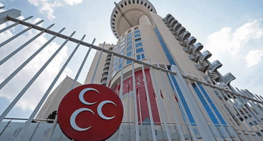 MHP, İstanbul il ve ilçe teşkilatlarını feshetti