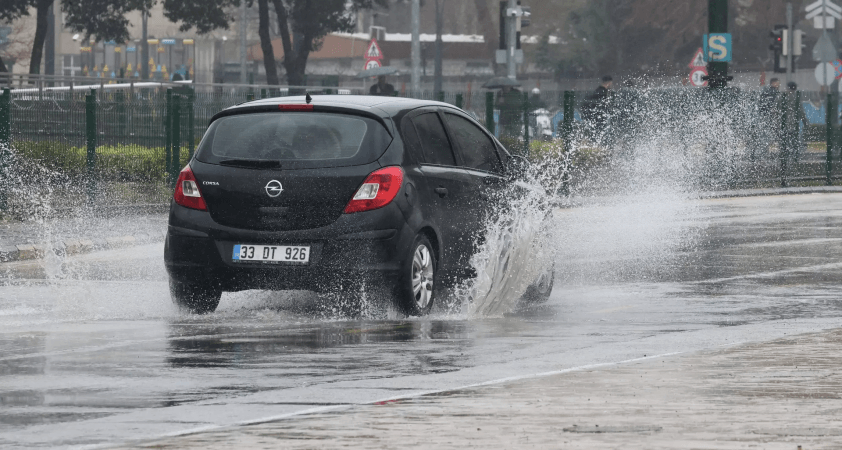 Meteoroloji'den 44 il için sarı kodlu sağanak, kar yağışı ve zirai don uyarısı yapıldı