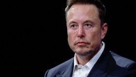 Musk, sert sözlerle eleştirdiği rakibine destek oldu
