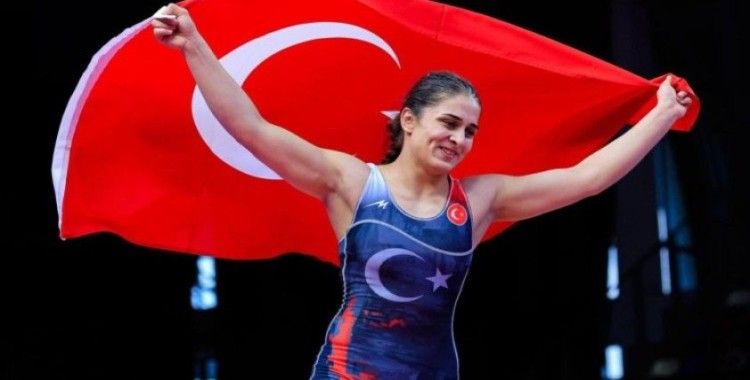 Milli sporculardan madalya yağmuru