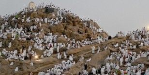 Hacı adayları Arafat'ta