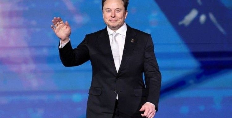 SpaceX halka arzı Elon Musk'ı tarihin ilk dolar trilyoneri yaptı