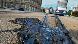 Almanya'da sıcak hava tramvay ulaşımını durdurdu