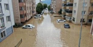 Kastamonu'da sağanak hayatı olumsuz etkiledi