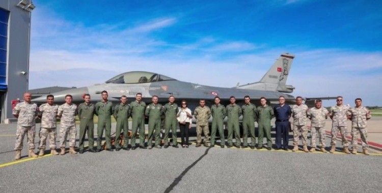 Türk F-16'ları NATO Geliştirilmiş Hava Polisliği Blok-72 nöbetini devraldı