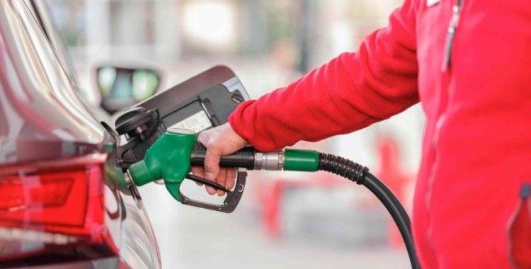 Akaryakıtta yeni zam: Motorinde ÖTV zammı pompaya yansıdı