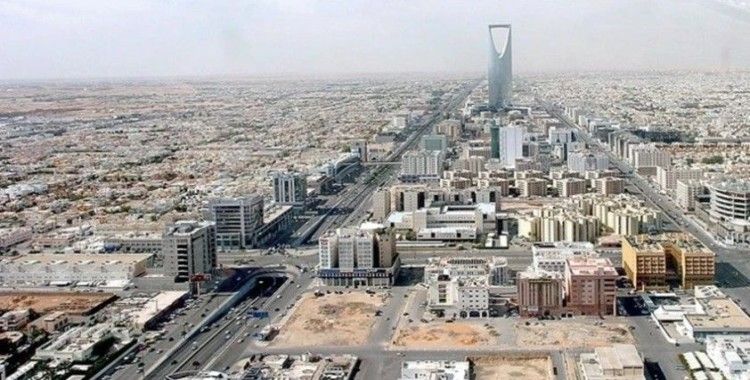 Husiler Riyad ve Yenbu’daki hedeflere saldırı düzenlediklerini açıkladı