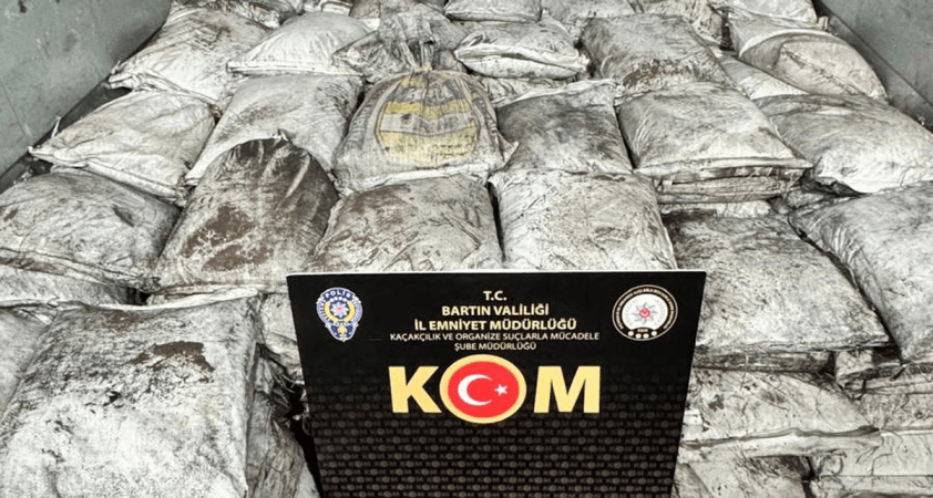 Bartın'da ev deposunda 8 ton titanyum bulundu, 3 kişi gözaltına alındı