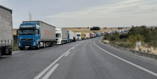 Hamzabeyli Sınır Kapısı'nda TIR kuyruğu 30 kilometreyi buldu