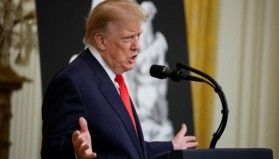 Trump'tan Venezuela açıklaması: Yüz milyarlarca dolar alıyoruz
