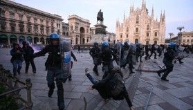 İtalya'da hayat pahalılığı protestolarında polisle çatışma