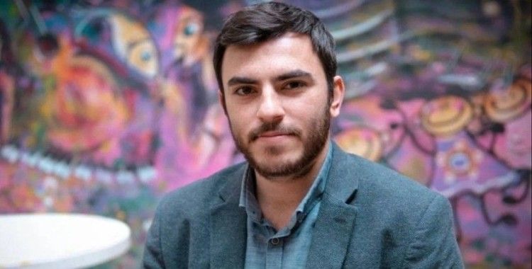 Gazeteci İsmail Arı ifade için gittiği emniyette gözaltına alındı