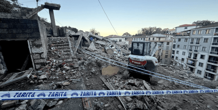Zonguldak'ta çöken binanın çevresindeki 7 bina tahliye edildi: 3 şüpheliye gözaltı kararı